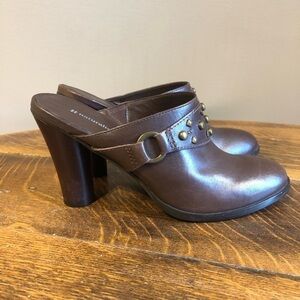 Naturalizer leather mule heeled clogs